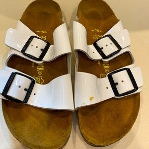 Women’s shiny leather Birkenstock’s